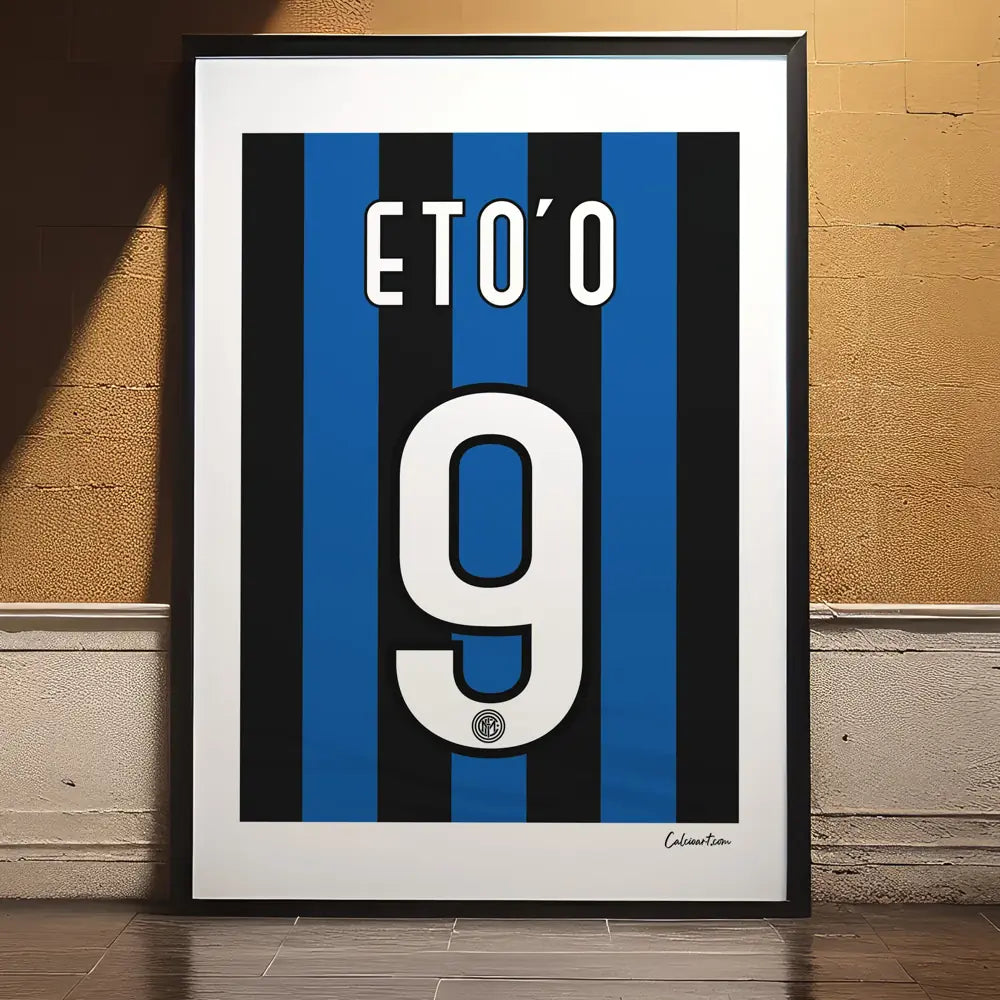 Poster Maglia Inter - 2009/2010 - Eto'O — stampa CalcioArt in ambiente (4)