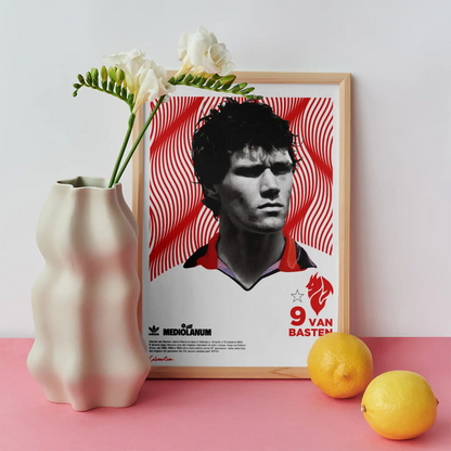 VAN BASTEN FIGURINA ANNI '80 · poster in cornice, ambientazione 3